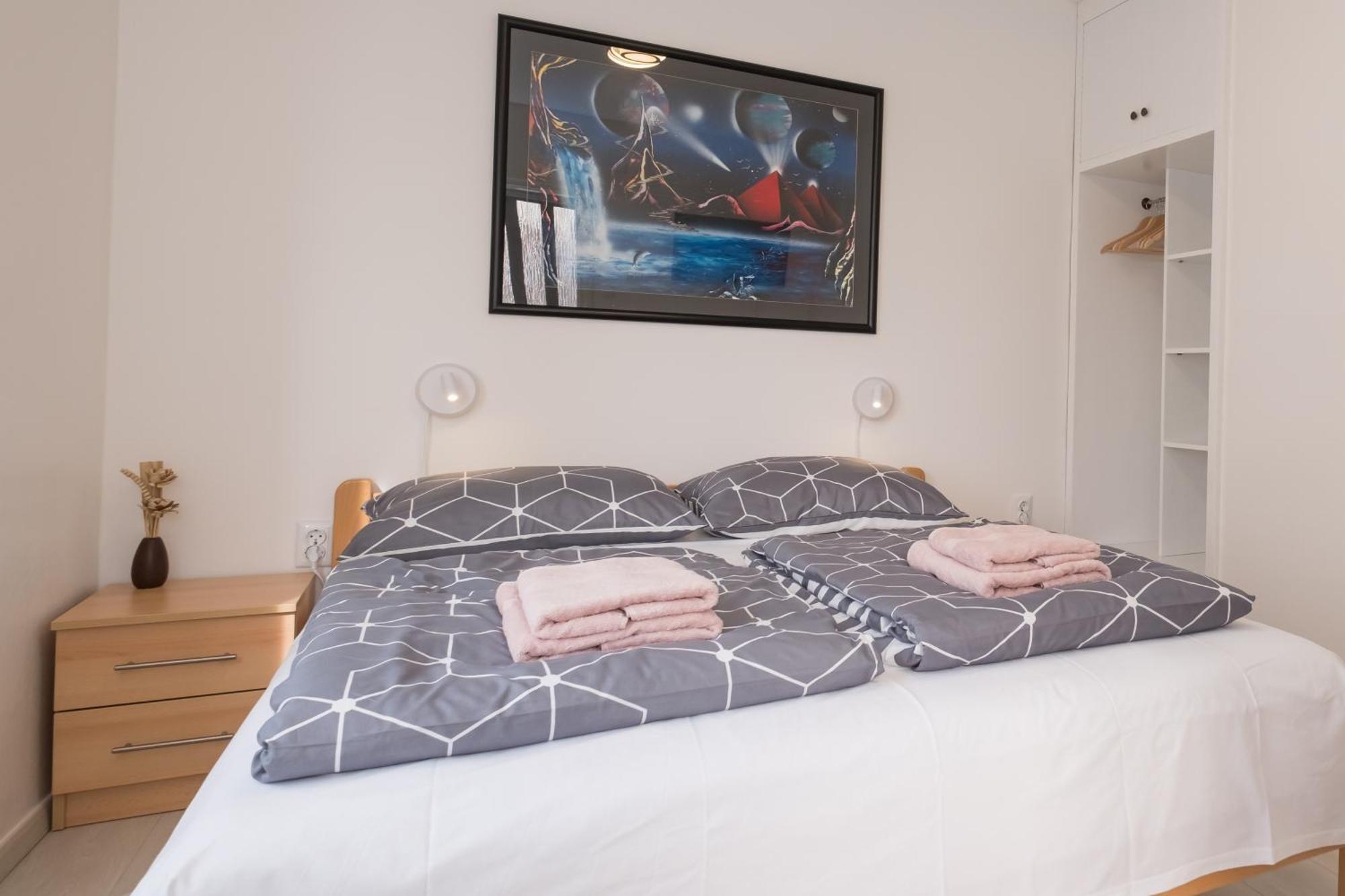 Apartments Lovorik Krk Town Luaran gambar