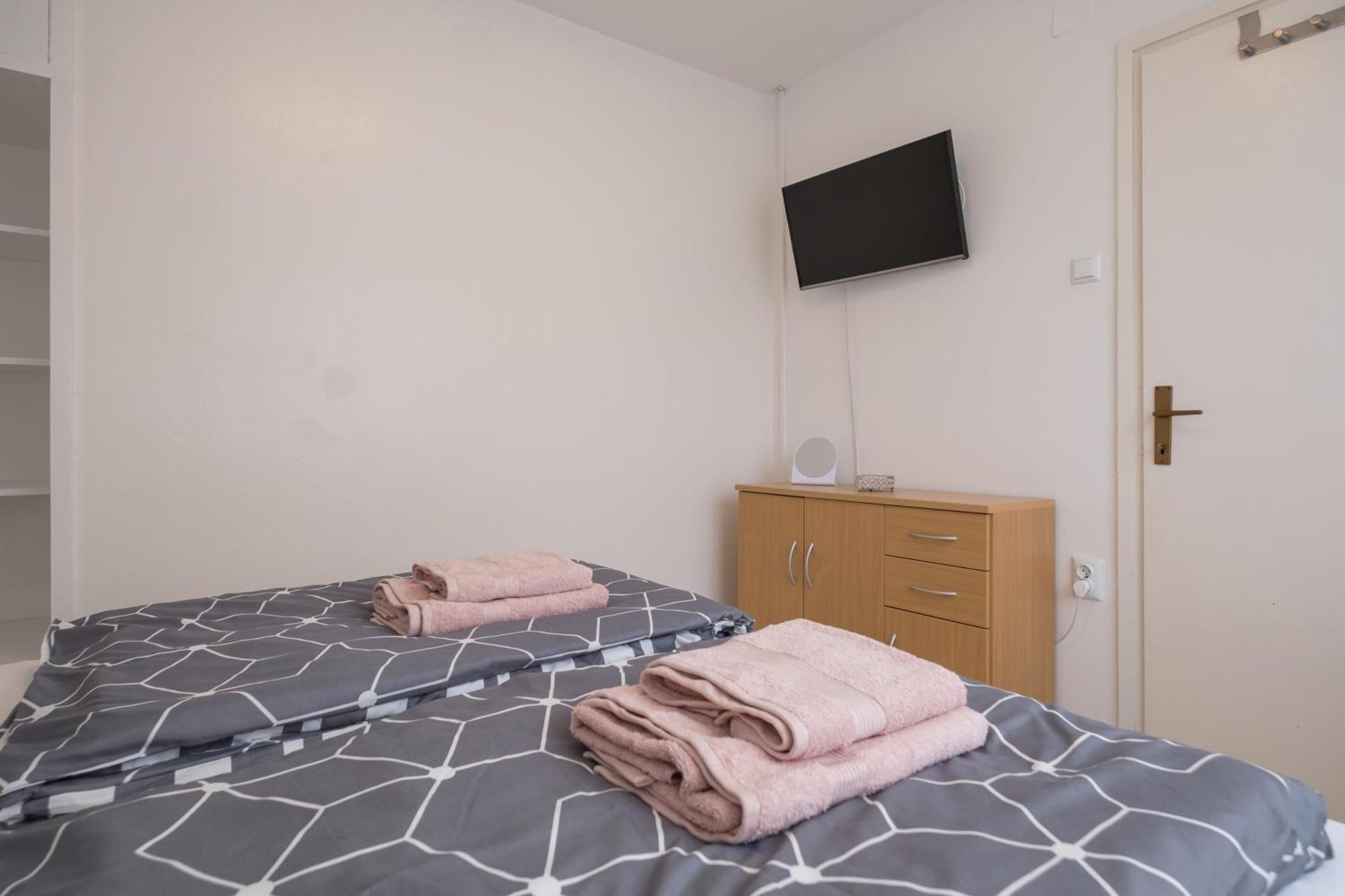 Apartments Lovorik Krk Town Luaran gambar
