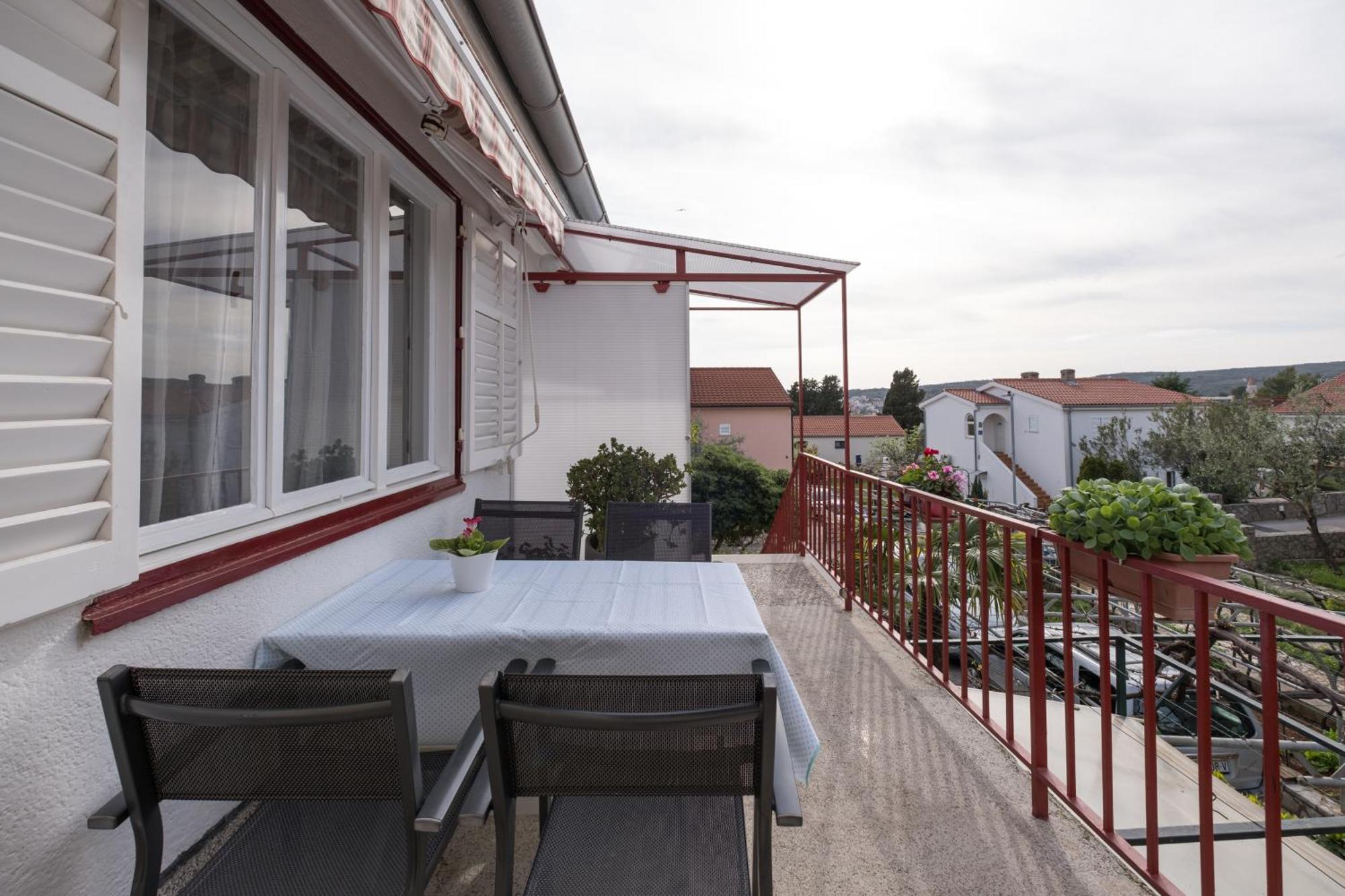 Apartments Lovorik Krk Town Luaran gambar