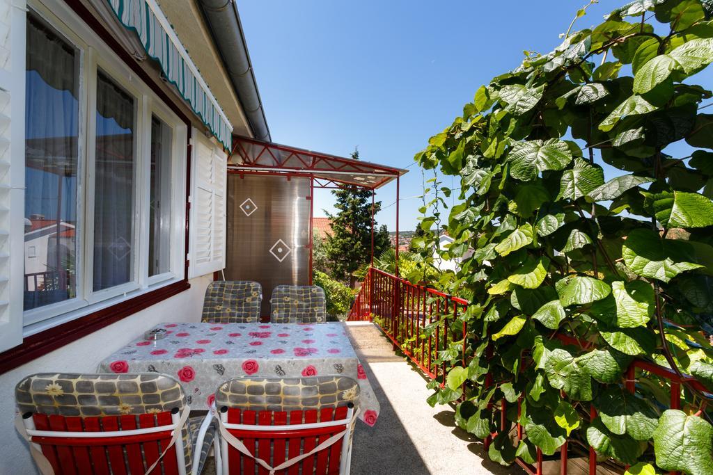 Apartments Lovorik Krk Town Luaran gambar